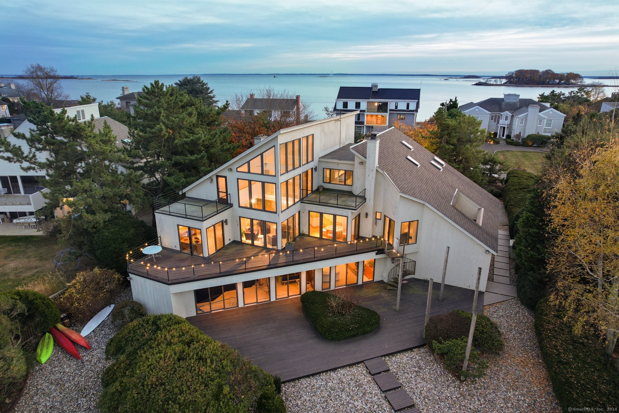 Surf Road, Westport, Connecticut - 4 Bedrooms  
5 Bathrooms  
16 Rooms - 