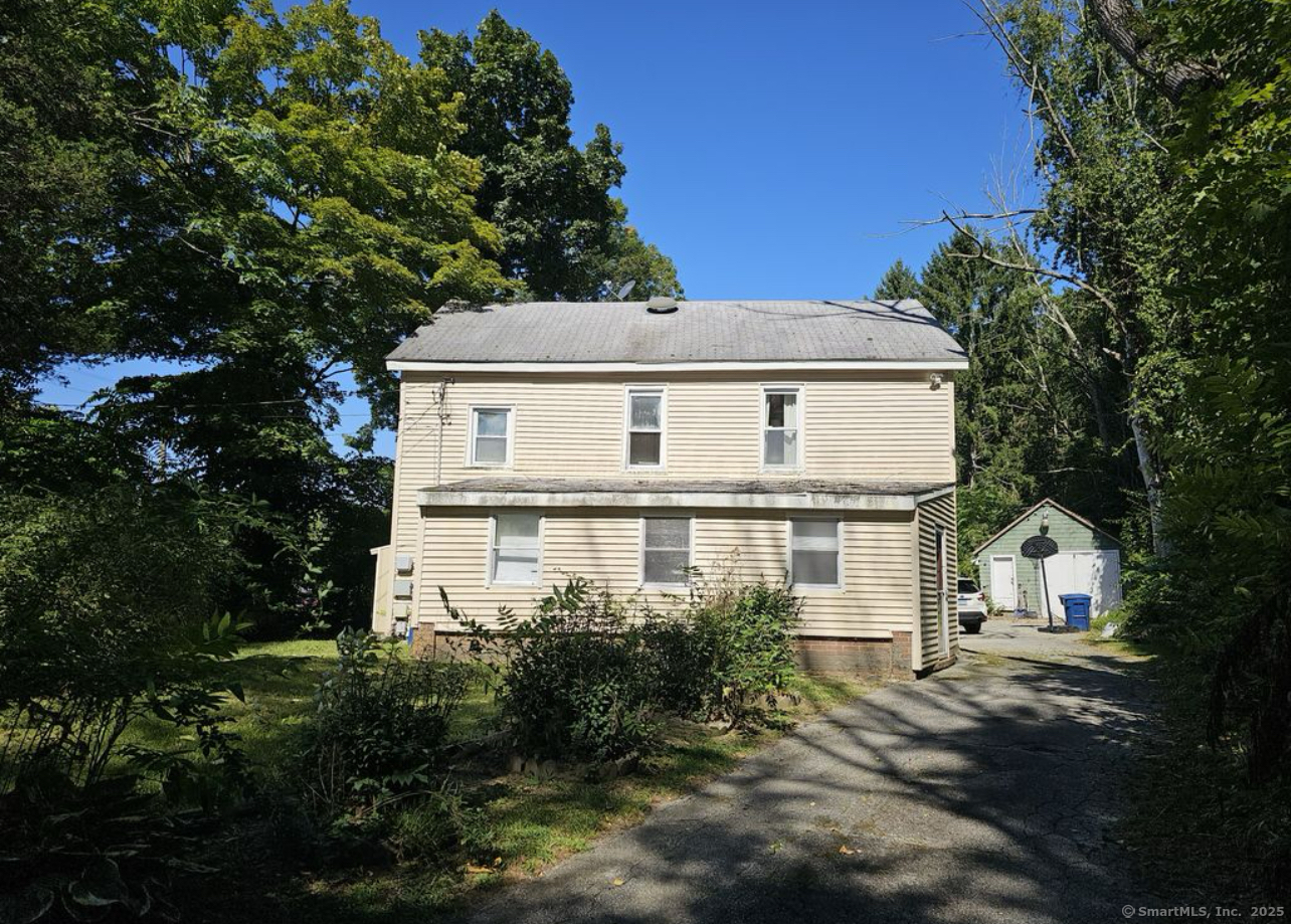 Property for Sale at Hartford Turnpike, Waterford, Connecticut - Bedrooms: 2 
Bathrooms: 3 
Rooms: 6  - $330,000