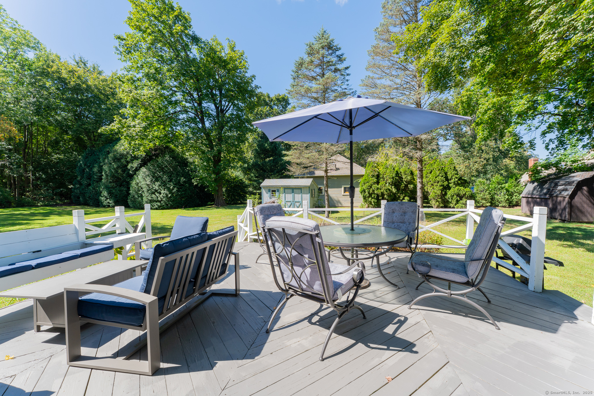 6 Holcomb Hill Road