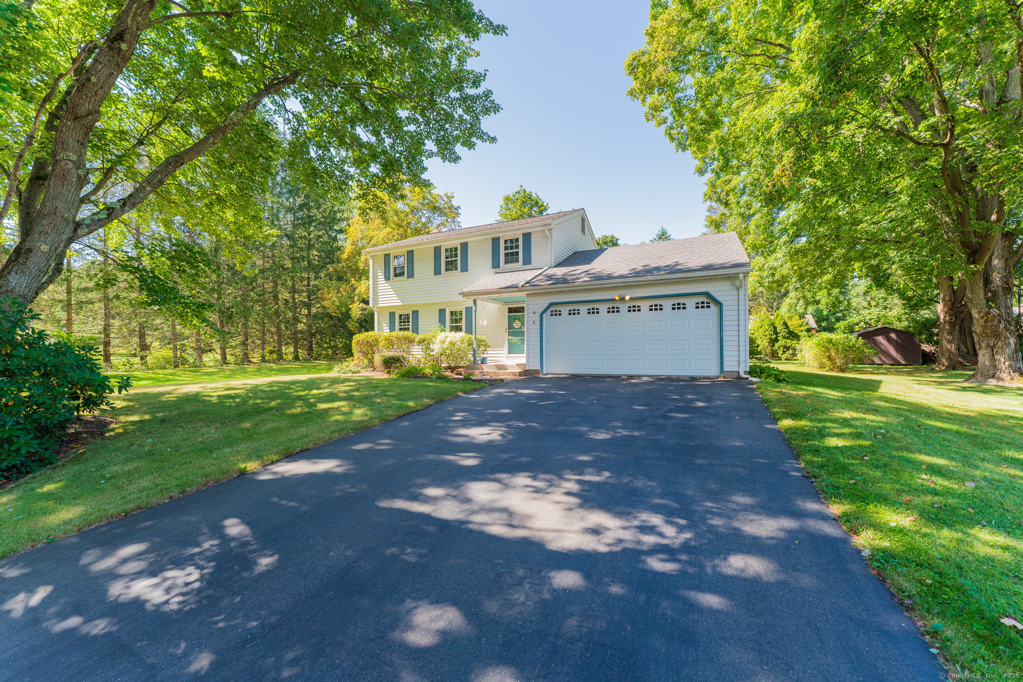 6 Holcomb Hill Road