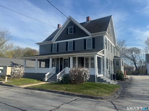 Photo of 132 Boston Post Road #4, East Lyme, CT 06333 (MLS # 24167208)