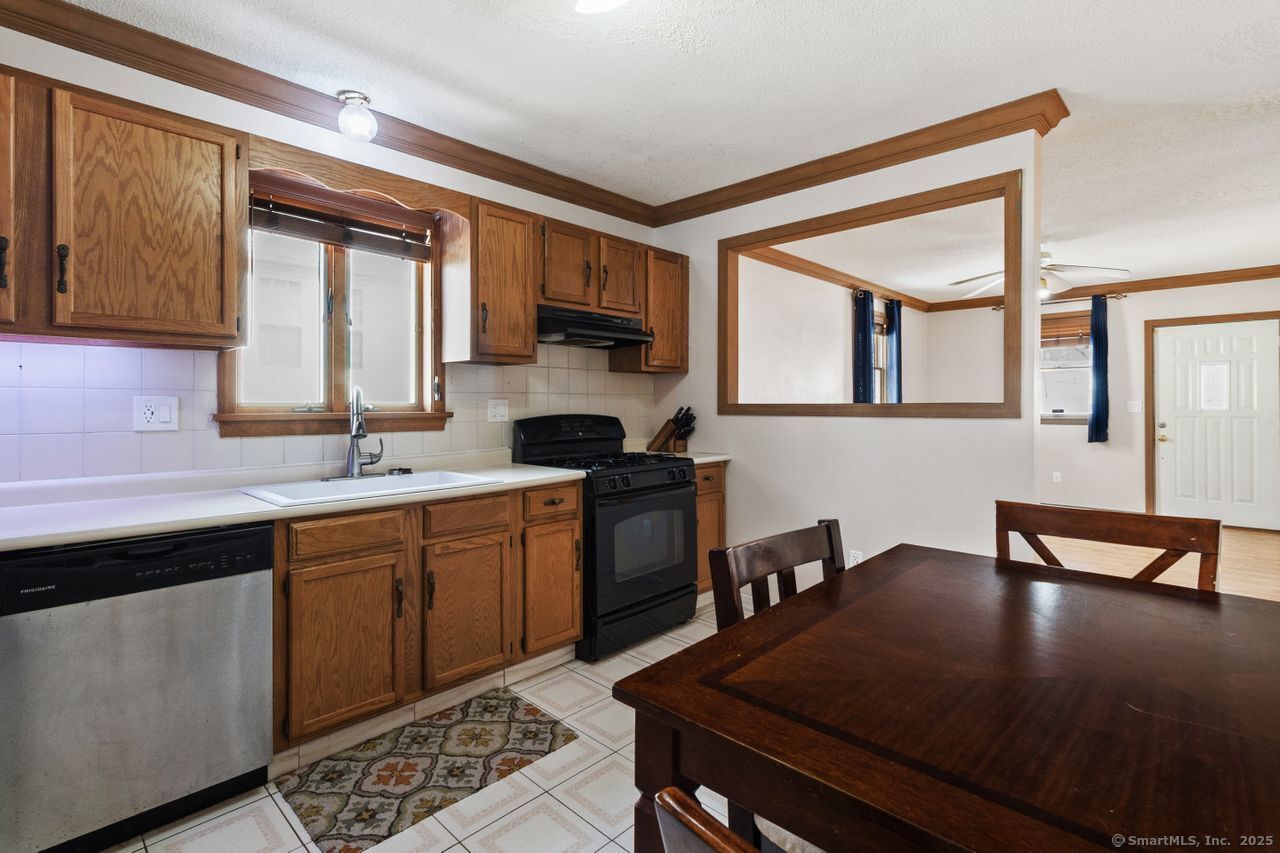 17 Neil Street, Waterbury, Connecticut image 16