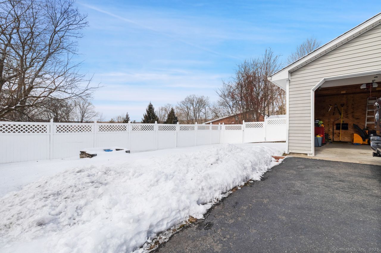 17 Neil Street, Waterbury, Connecticut image 32