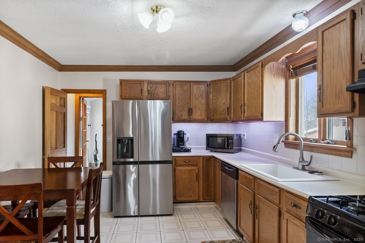 17 Neil Street, Waterbury, Connecticut image 18
