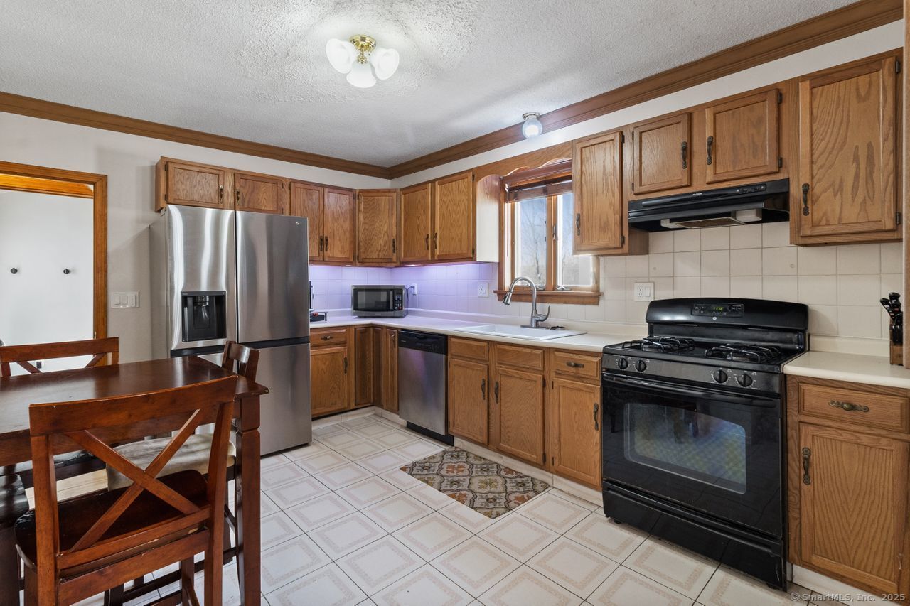 17 Neil Street, Waterbury, Connecticut image 15