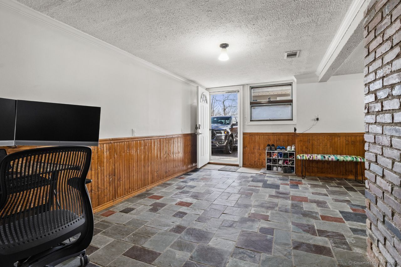 17 Neil Street, Waterbury, Connecticut image 28