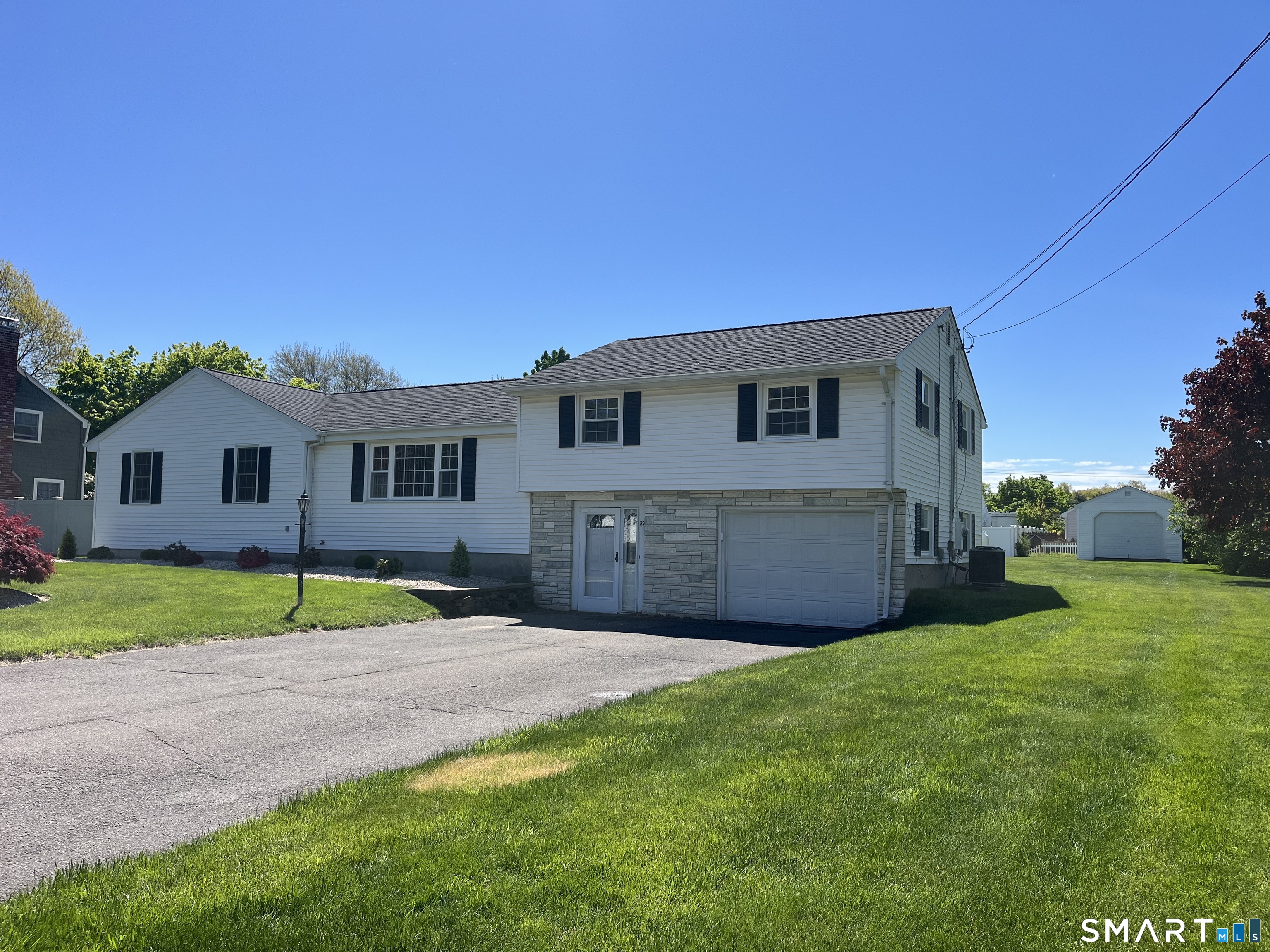 32 Cloverdale Road
