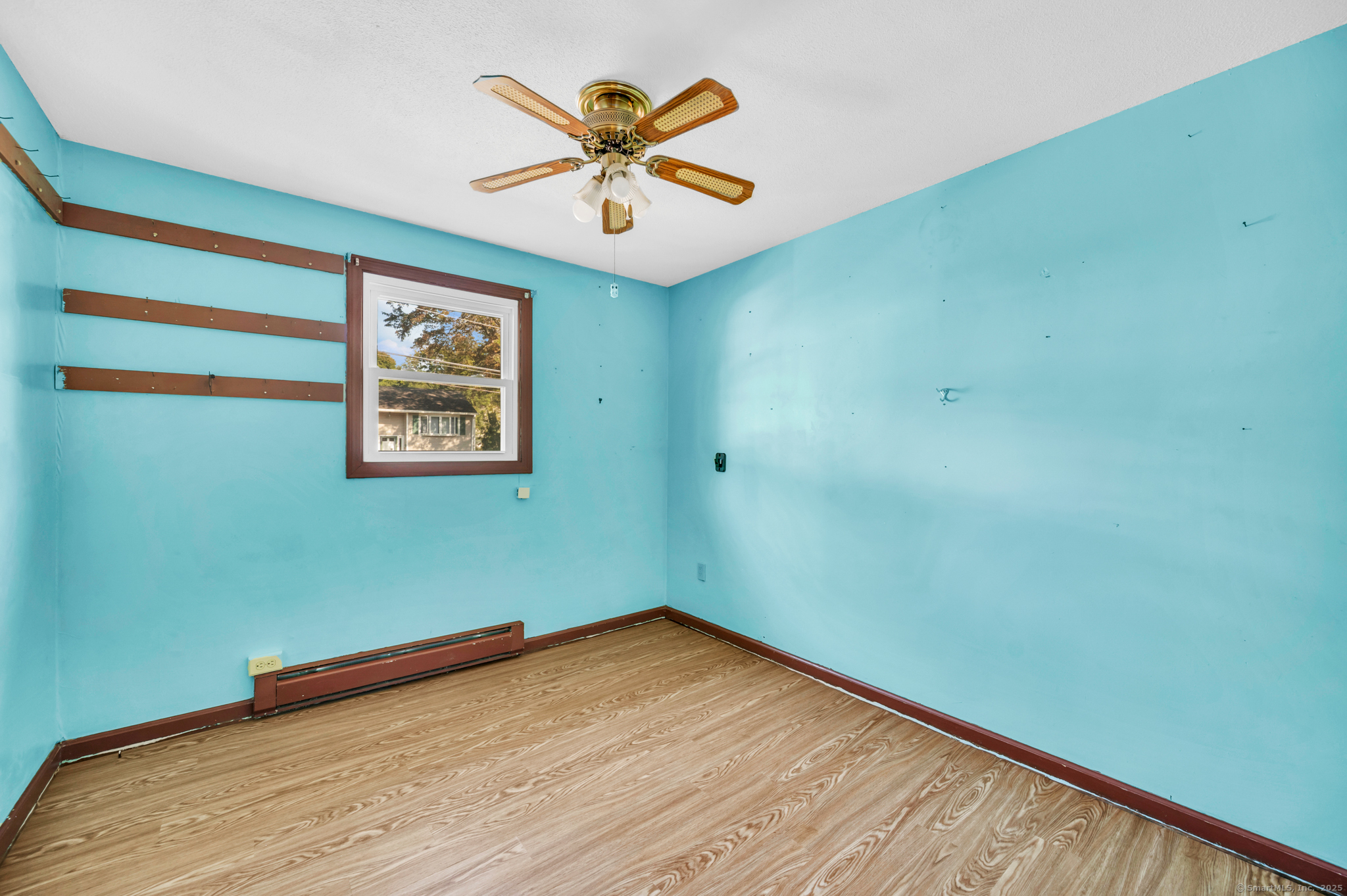 Bristol, Connecticut 06010, United States, 3 Bedrooms Bedrooms, ,2 BathroomsBathrooms,Residential,Pending,208485