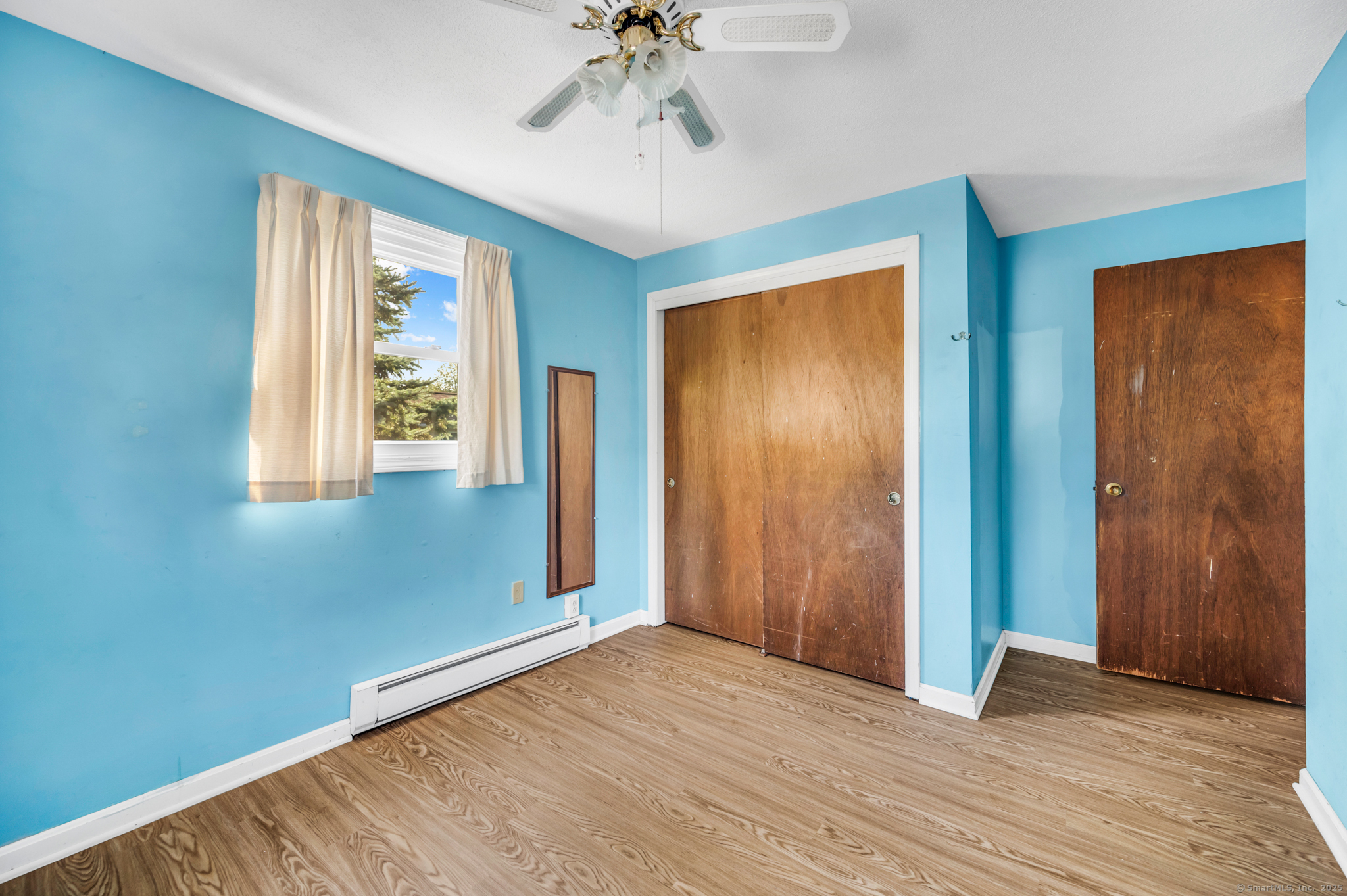 Bristol, Connecticut 06010, United States, 3 Bedrooms Bedrooms, ,2 BathroomsBathrooms,Residential,Pending,208485