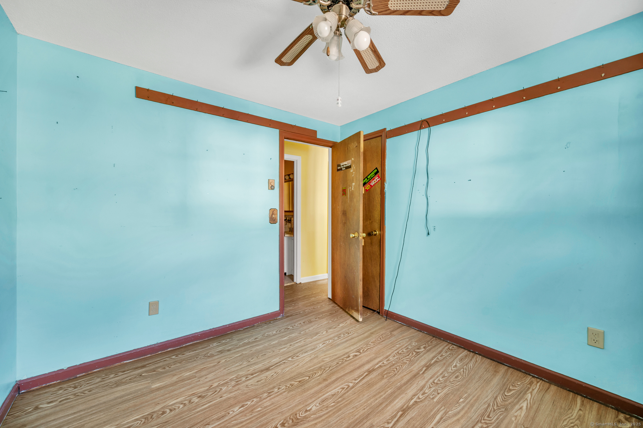 Bristol, Connecticut 06010, United States, 3 Bedrooms Bedrooms, ,2 BathroomsBathrooms,Residential,Pending,208485