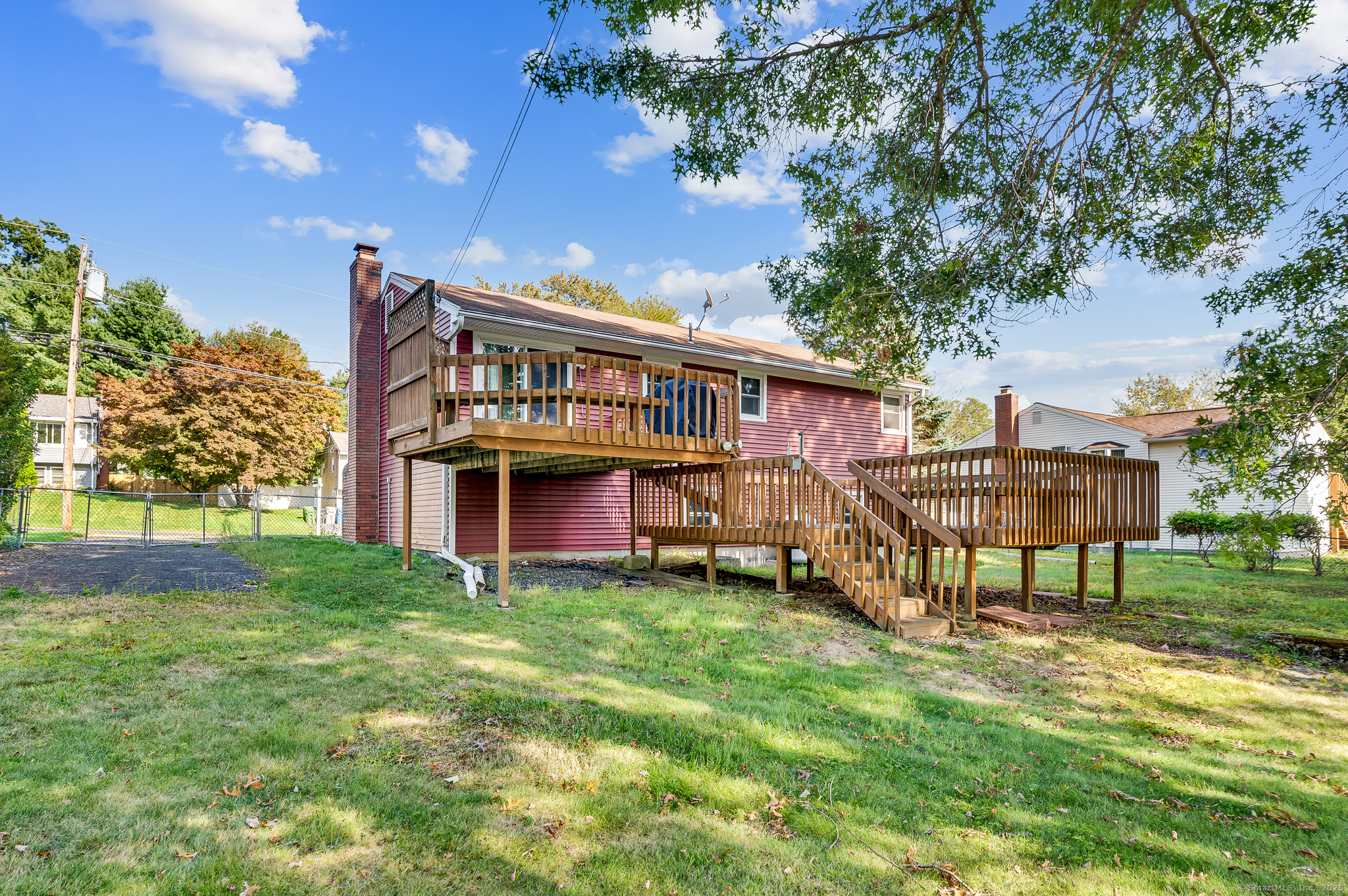 Bristol, Connecticut 06010, United States, 3 Bedrooms Bedrooms, ,2 BathroomsBathrooms,Residential,Pending,208485