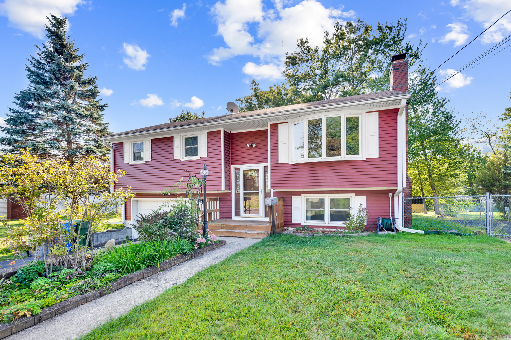 Bristol, Connecticut 06010, United States, 3 Bedrooms Bedrooms, ,2 BathroomsBathrooms,Residential,Pending,208485 Bristol, Connecticut 06010, United States, 3 Bedrooms Bedrooms, ,2 BathroomsBathrooms,Residential,Pending,208485