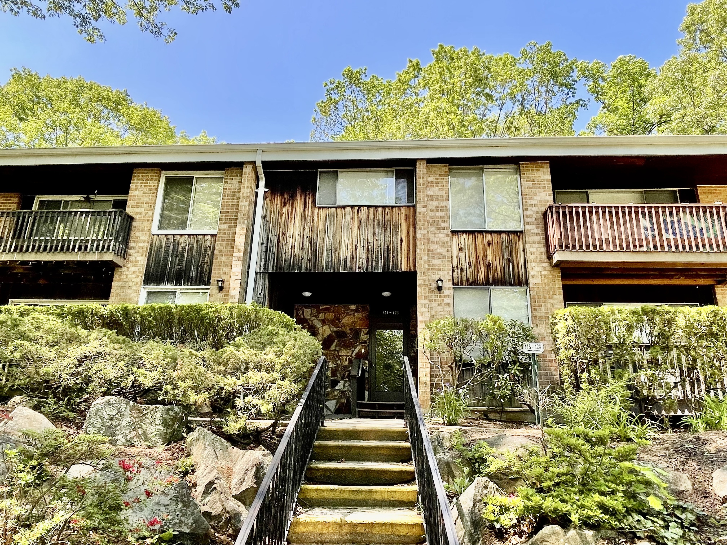 200 Woodmont Avenue #APT 127, Bridgeport, Connecticut image 1