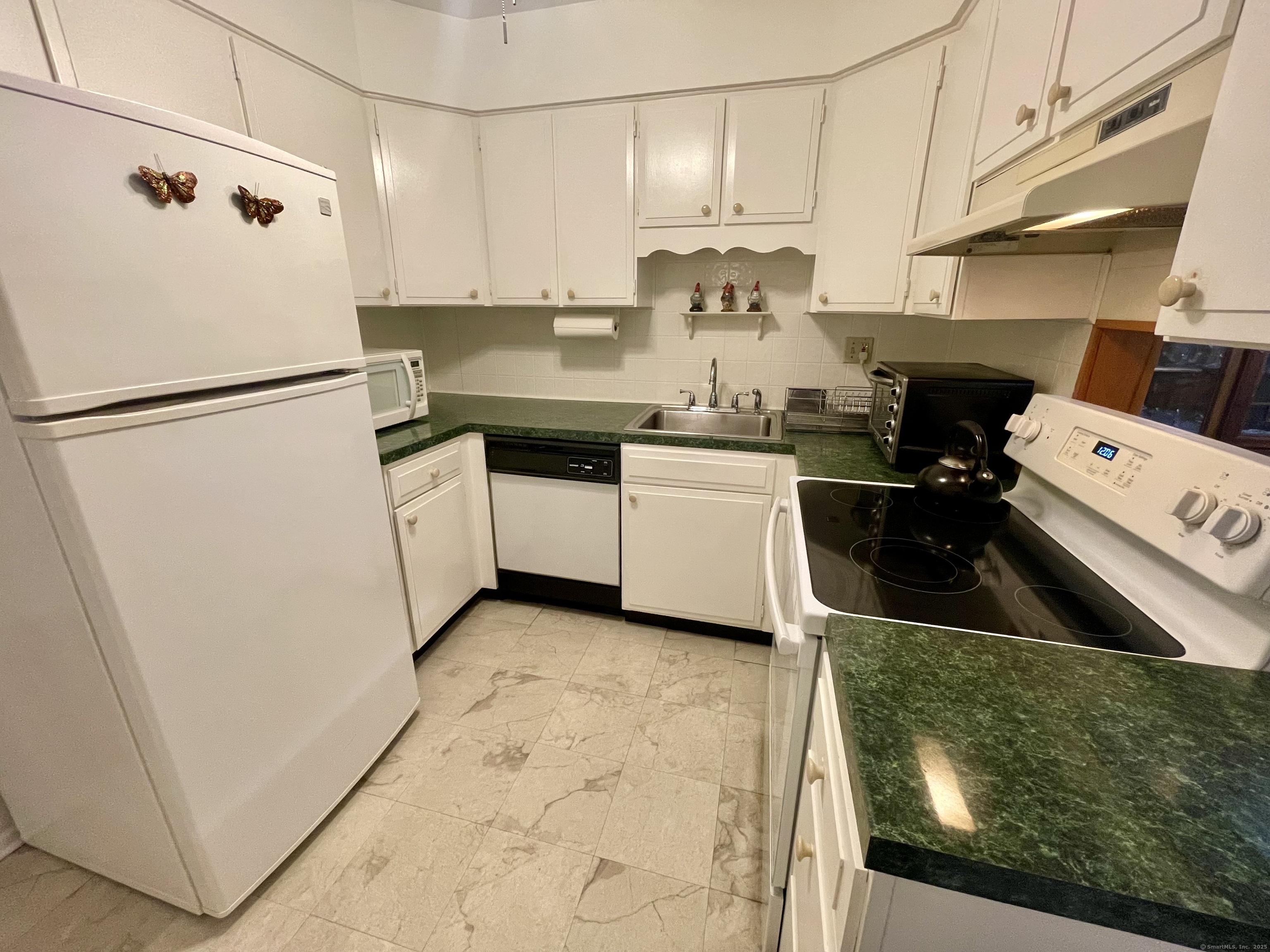 200 Woodmont Avenue #APT 127, Bridgeport, Connecticut image 8