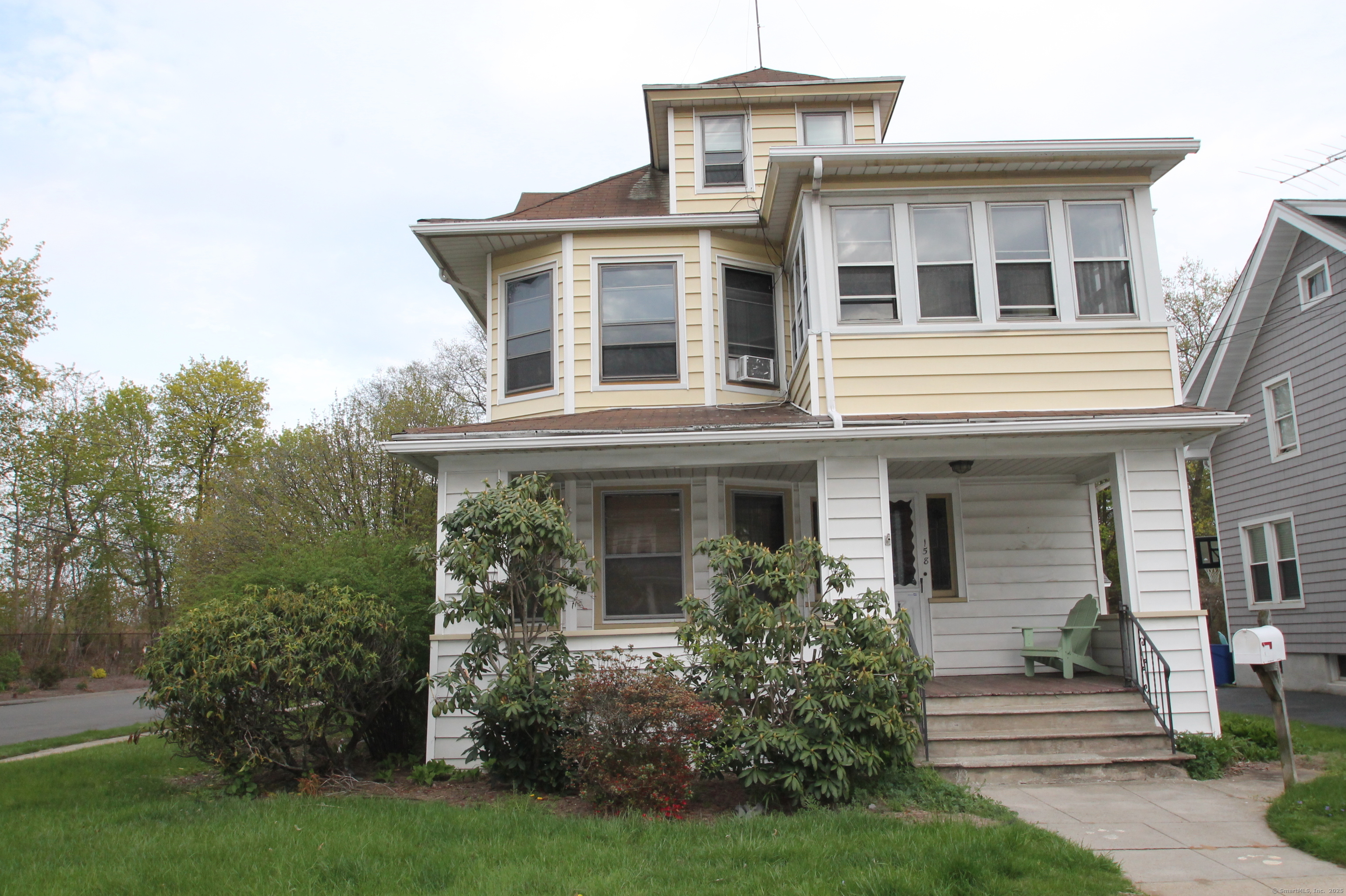 Property for Sale at Blakeman Place, Stratford, Connecticut - Bedrooms: 5 
Bathrooms: 3 
Rooms: 13  - $689,000