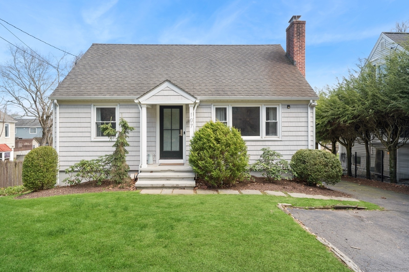 Property for Sale at Valley Road, Westport, Connecticut - Bedrooms: 3 
Bathrooms: 2.5 
Rooms: 6  - $1,118,000