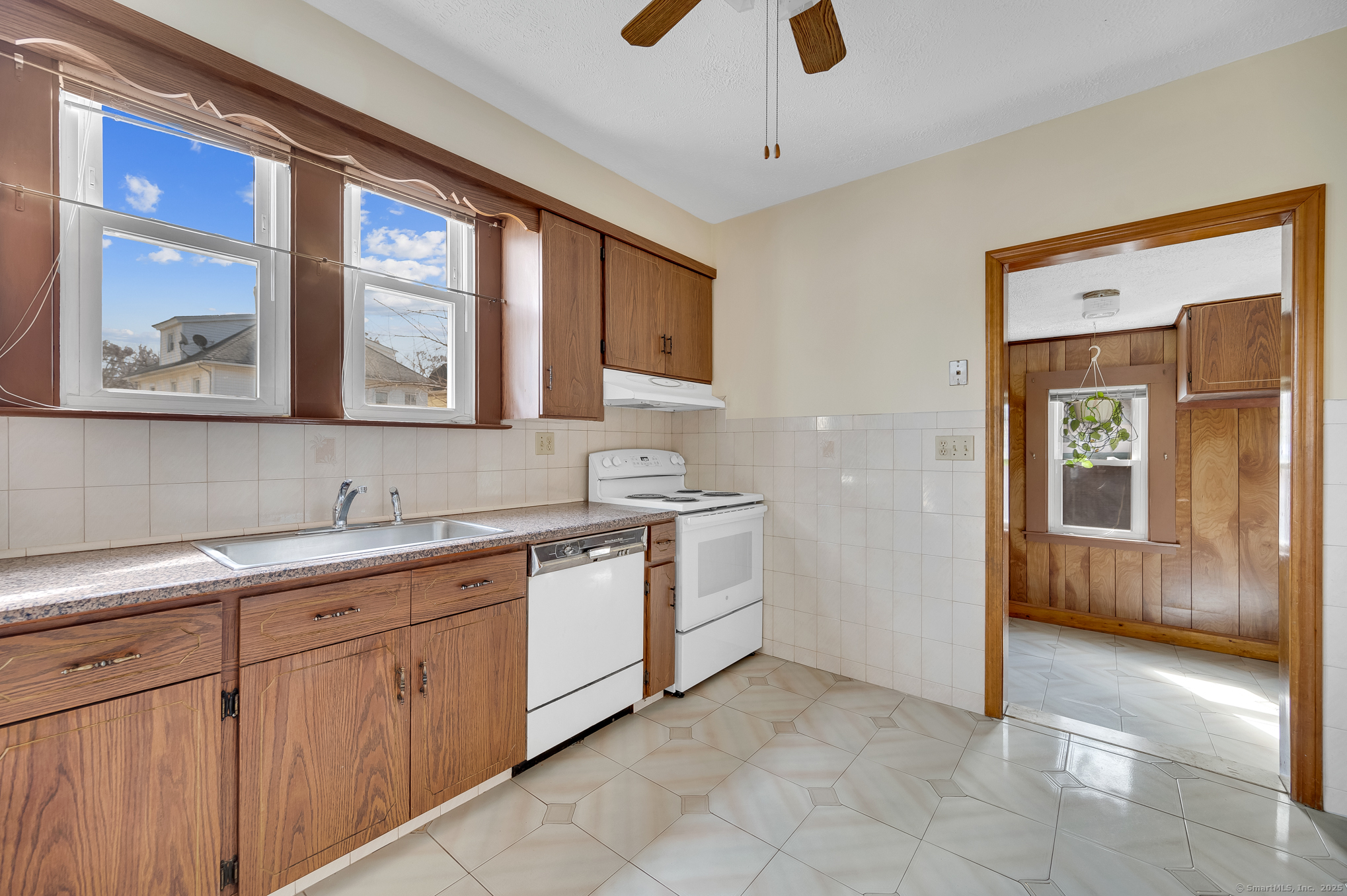 12 Dwight Place, East Haven, Connecticut image 12