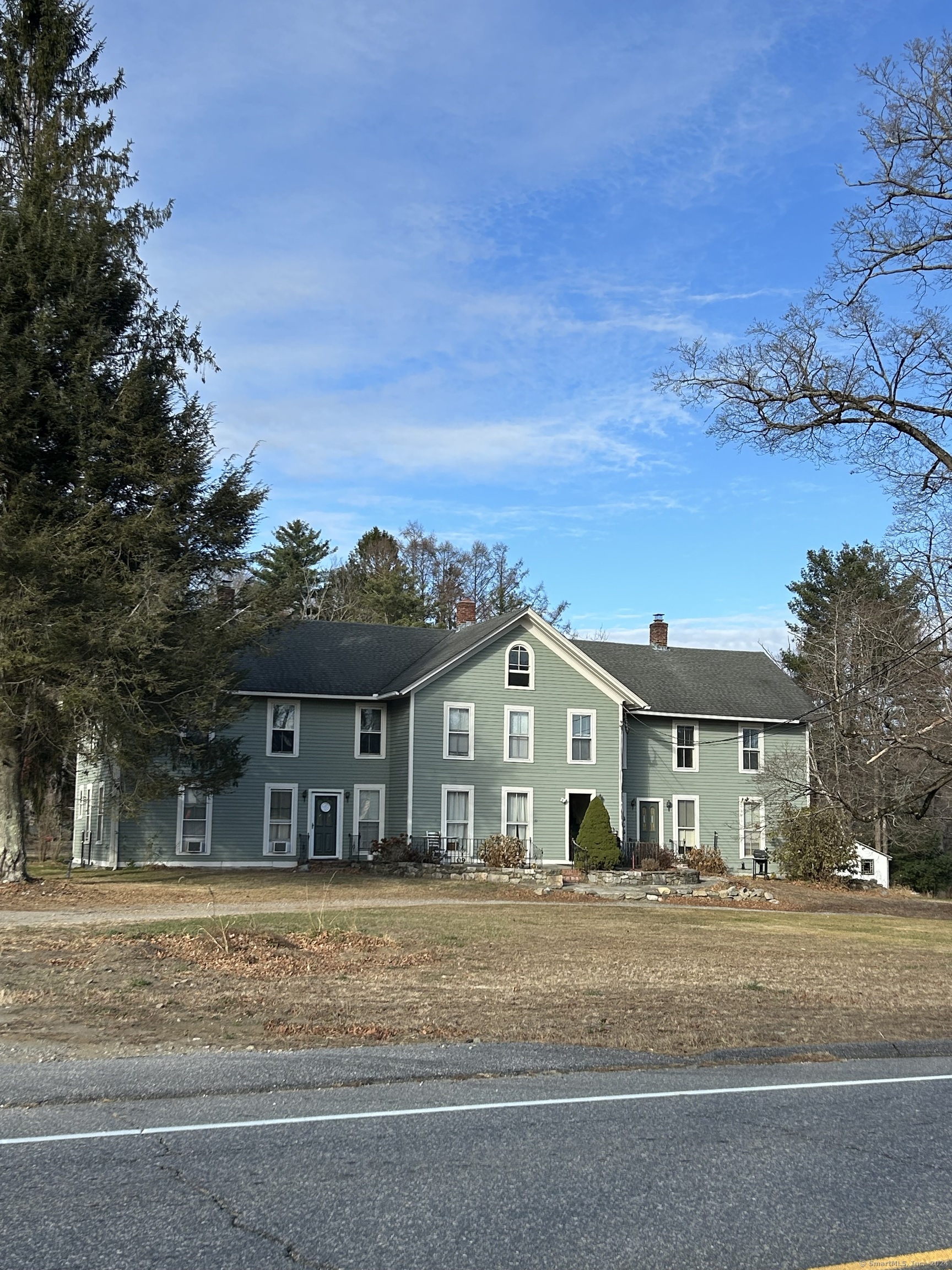 Rental Property at 1092 Bantam Road 3, Litchfield, Connecticut - Bedrooms: 2 
Bathrooms: 1 
Rooms: 5  - $1,350 MO.