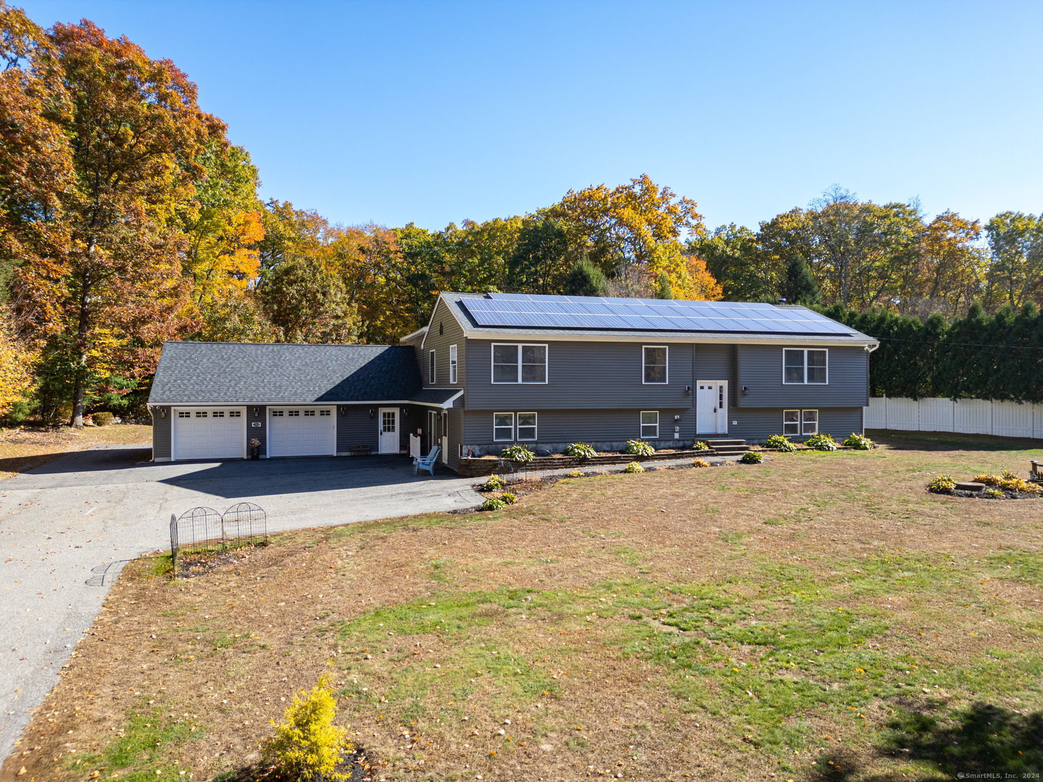 Property for Sale at 753 Quaddick Town Farm Road, Thompson, Connecticut - Bedrooms: 5 
Bathrooms: 5 
Rooms: 9  - $579,900