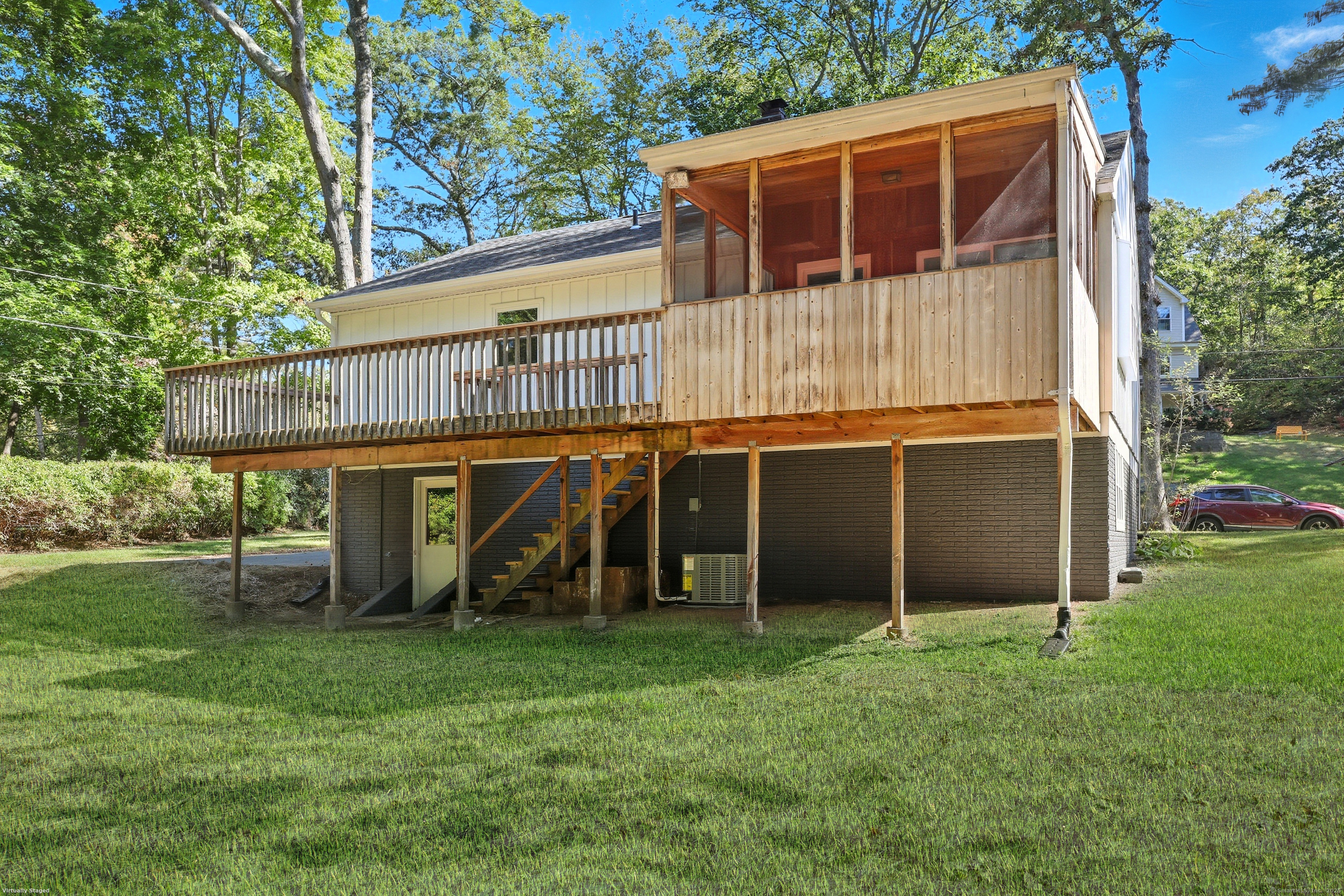 Clinton, Connecticut 06413, United States, 3 Bedrooms Bedrooms, ,2 BathroomsBathrooms,Residential,Pending,229417