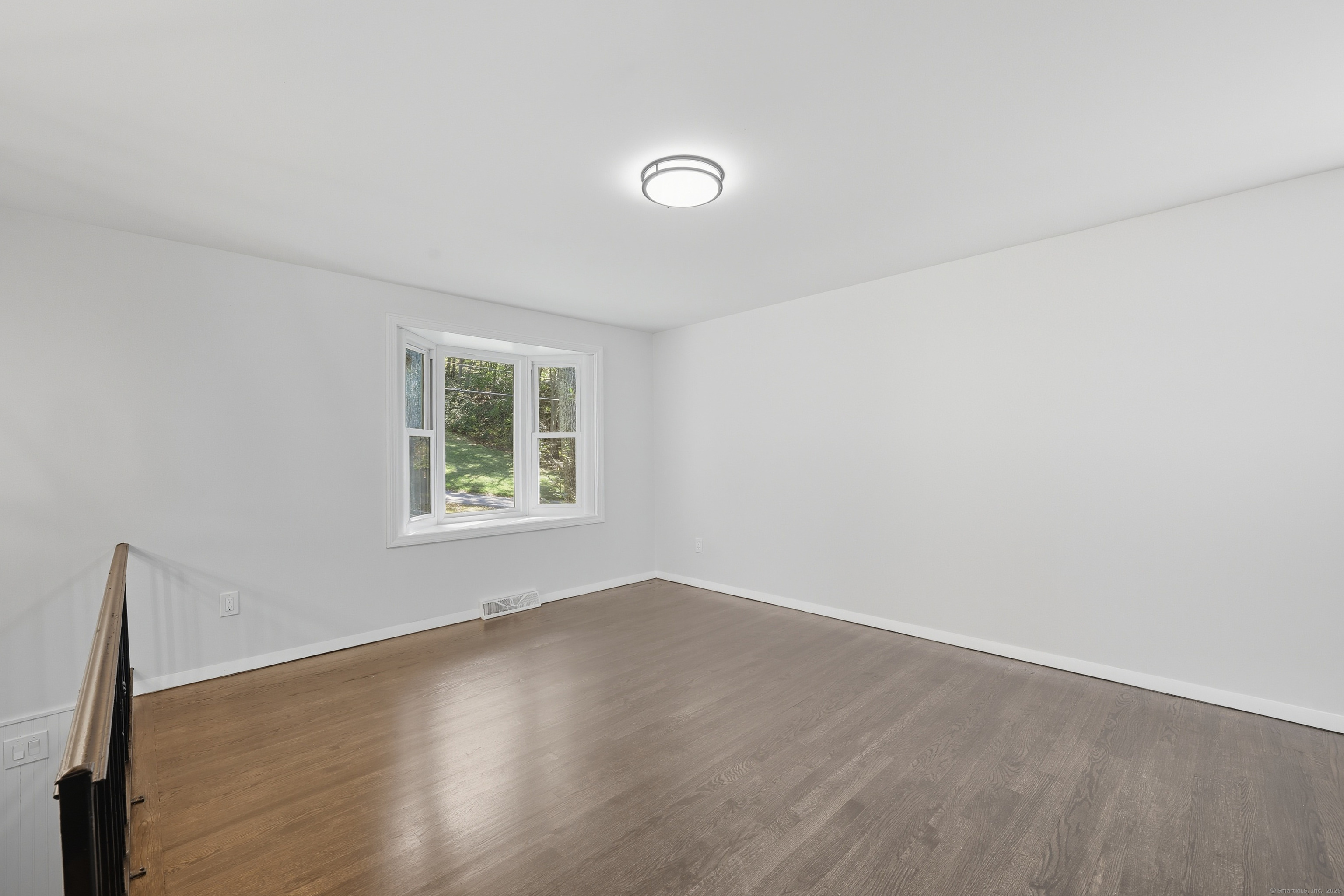 Clinton, Connecticut 06413, United States, 3 Bedrooms Bedrooms, ,2 BathroomsBathrooms,Residential,Pending,229417