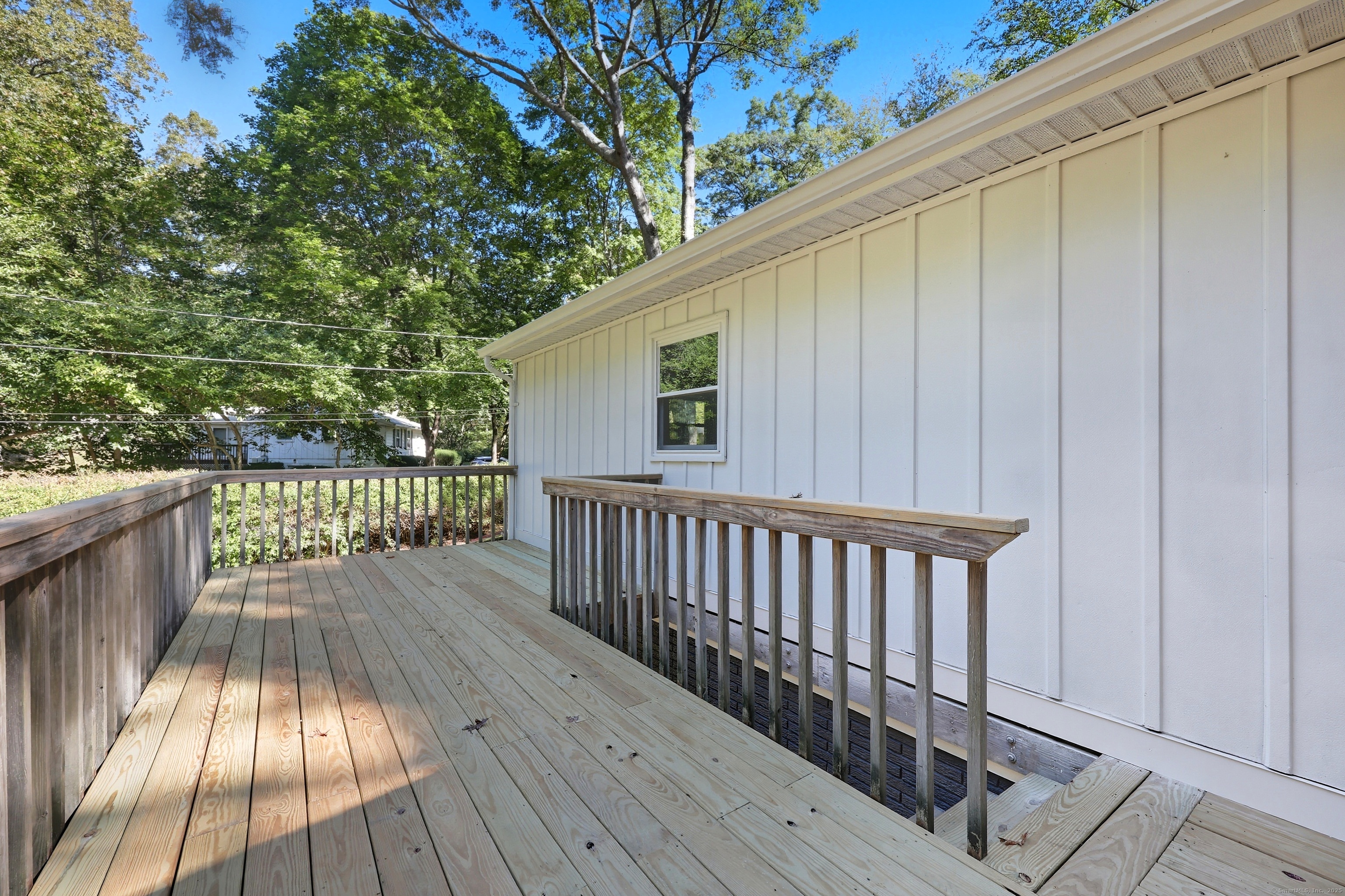 Clinton, Connecticut 06413, United States, 3 Bedrooms Bedrooms, ,2 BathroomsBathrooms,Residential,Pending,229417