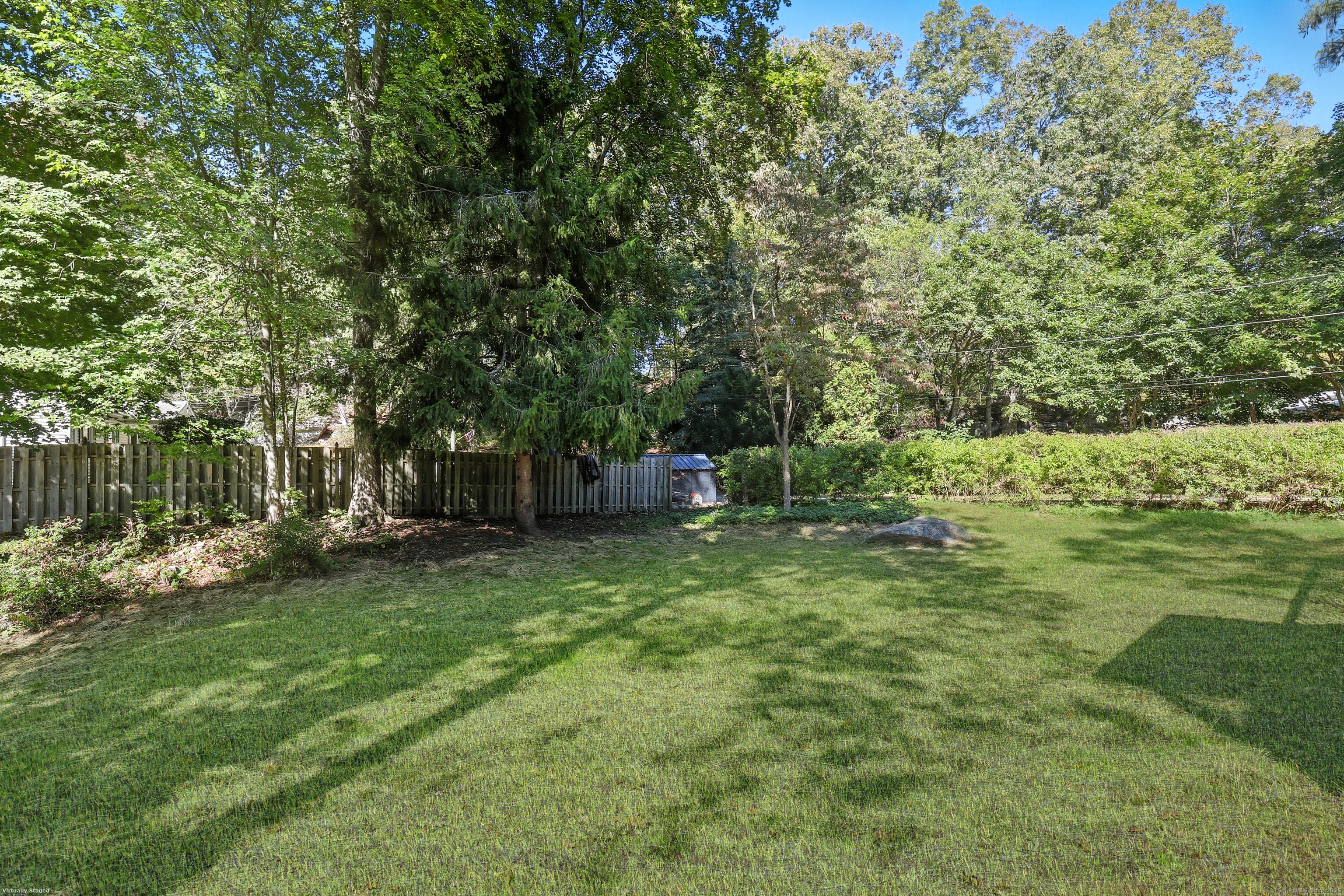 Clinton, Connecticut 06413, United States, 3 Bedrooms Bedrooms, ,2 BathroomsBathrooms,Residential,Pending,229417