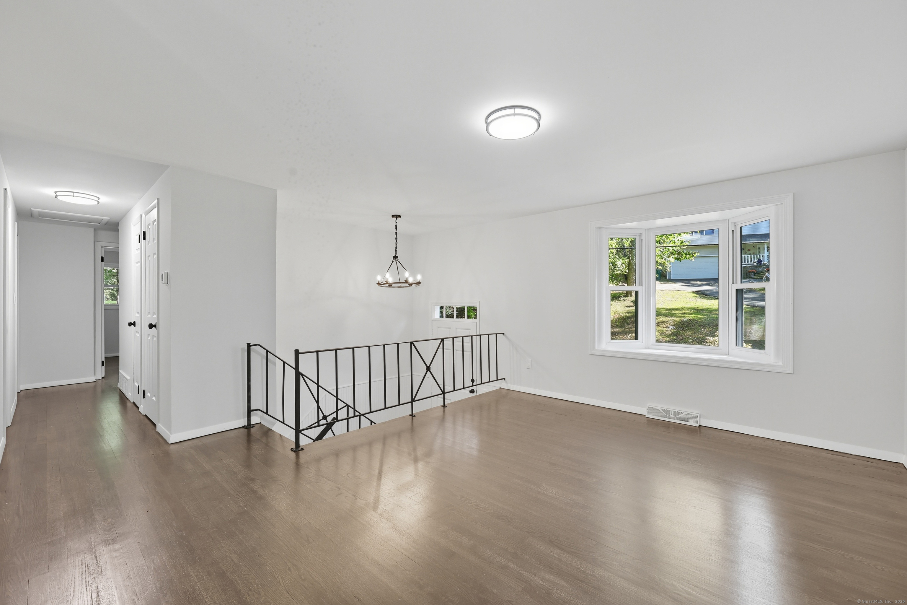 Clinton, Connecticut 06413, United States, 3 Bedrooms Bedrooms, ,2 BathroomsBathrooms,Residential,Pending,229417