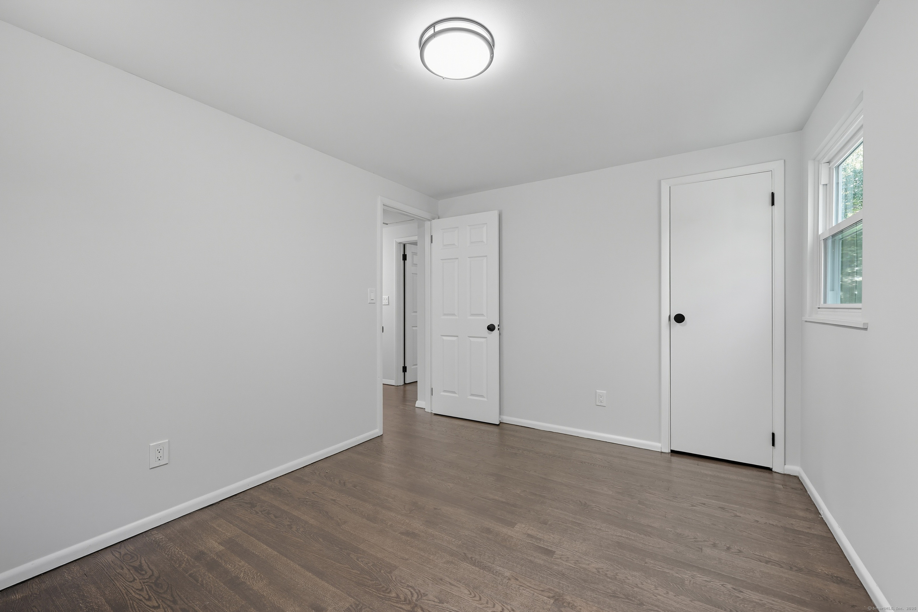 Clinton, Connecticut 06413, United States, 3 Bedrooms Bedrooms, ,2 BathroomsBathrooms,Residential,Pending,229417