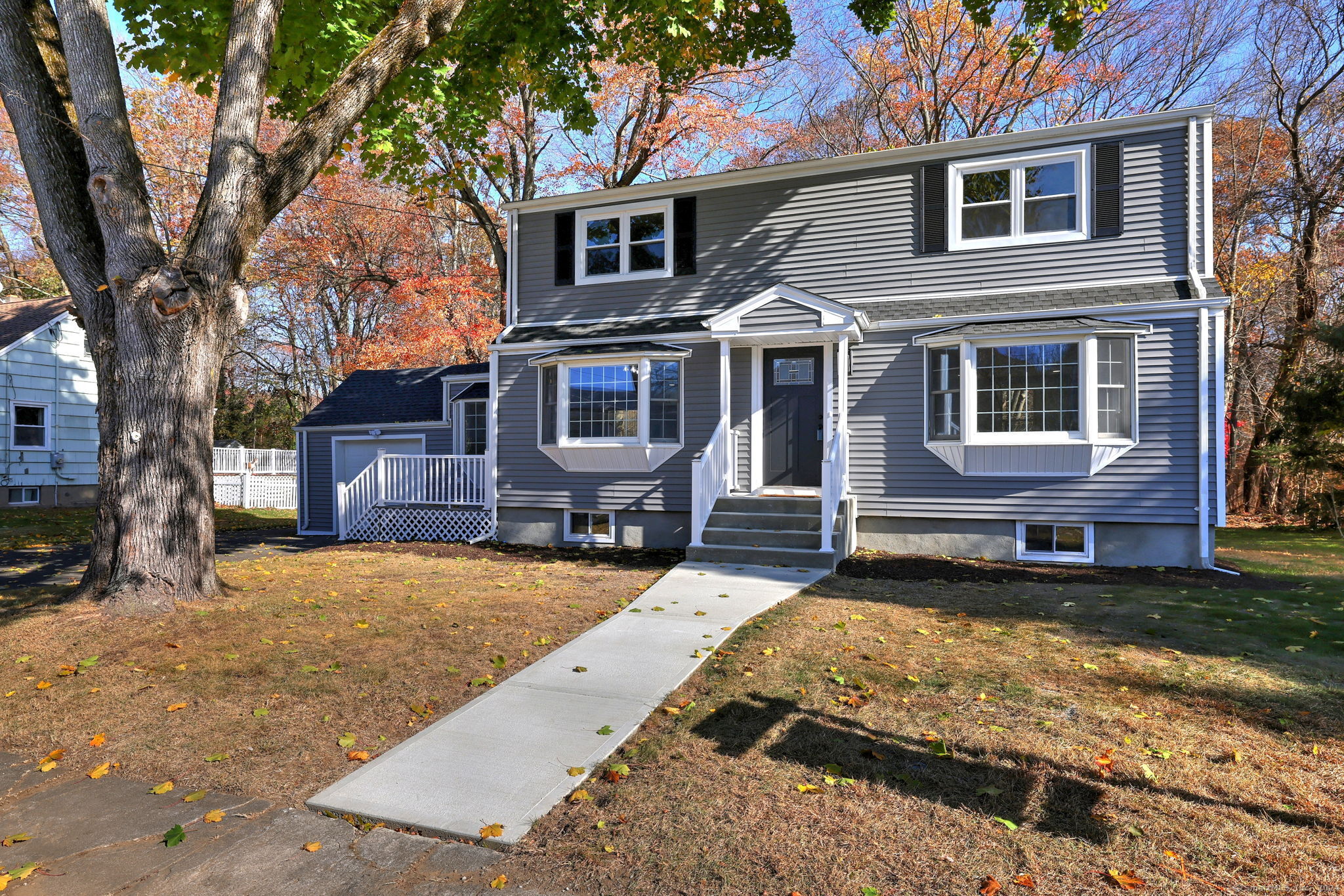 121 Cheshire Street, Stratford, Connecticut - 4 Bedrooms  
2 Bathrooms  
8 Rooms - 