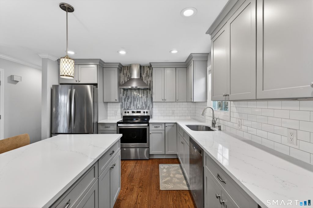 Photo of 826 Quarter Mile Road, Orange, CT 06477 (MLS # 24143721)