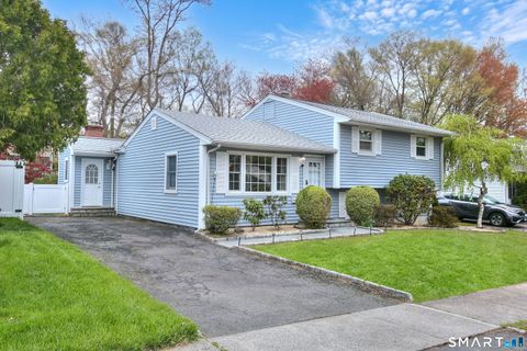 Photo of 84 Youngstown Road, Fairfield, CT 06824 (MLS # 24170517)