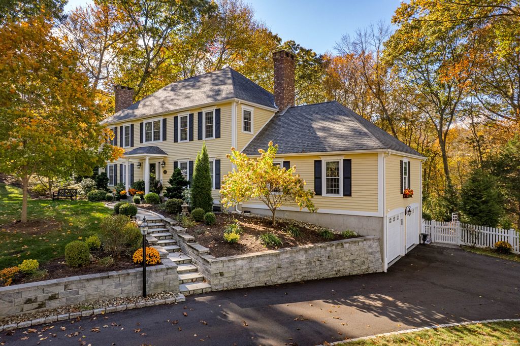 Photo of 11 Essex Hills Drive, Essex, CT 06426 (MLS # 24137232)