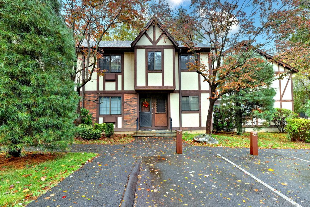 Photo of 420 Swanson Crescent #420, Milford, CT 06461 (MLS # 24133486)