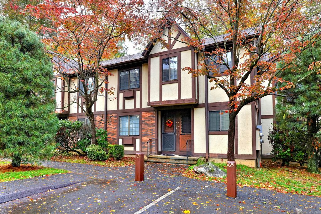 Photo of 420 Swanson Crescent #420, Milford, CT 06461 (MLS # 24133486)