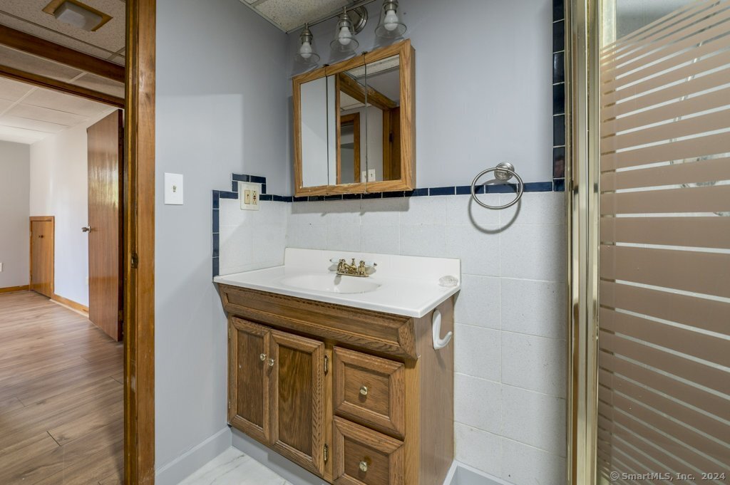 29 Lochbourne Drive, Clinton, Connecticut image 12
