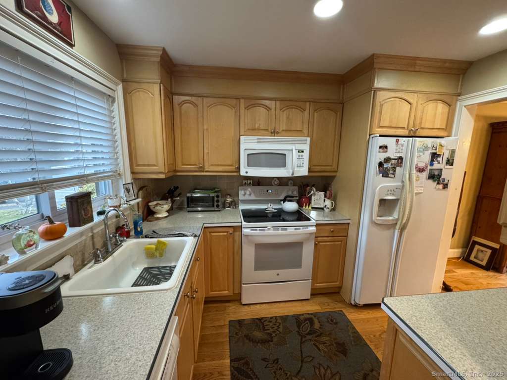 18 Greenbriar Drive APT A