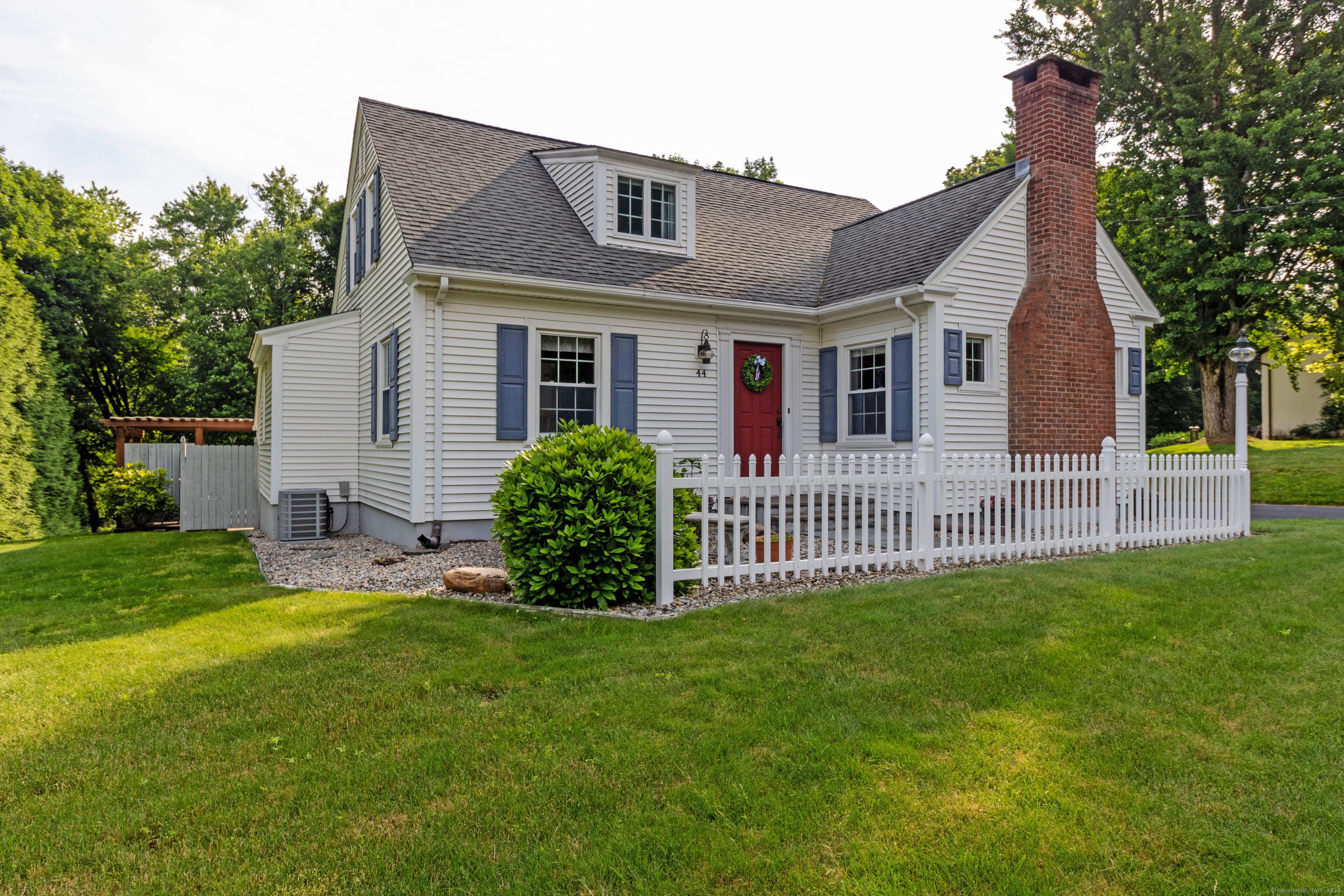 William Street, Portland, Connecticut - 3 Bedrooms  
3 Bathrooms  
7 Rooms - 