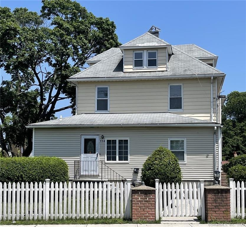 Rental Property at 134 Woodward Avenue 2nd   3rd, Norwalk, Connecticut - Bedrooms: 3 
Bathrooms: 3 
Rooms: 8  - $3,200 MO.