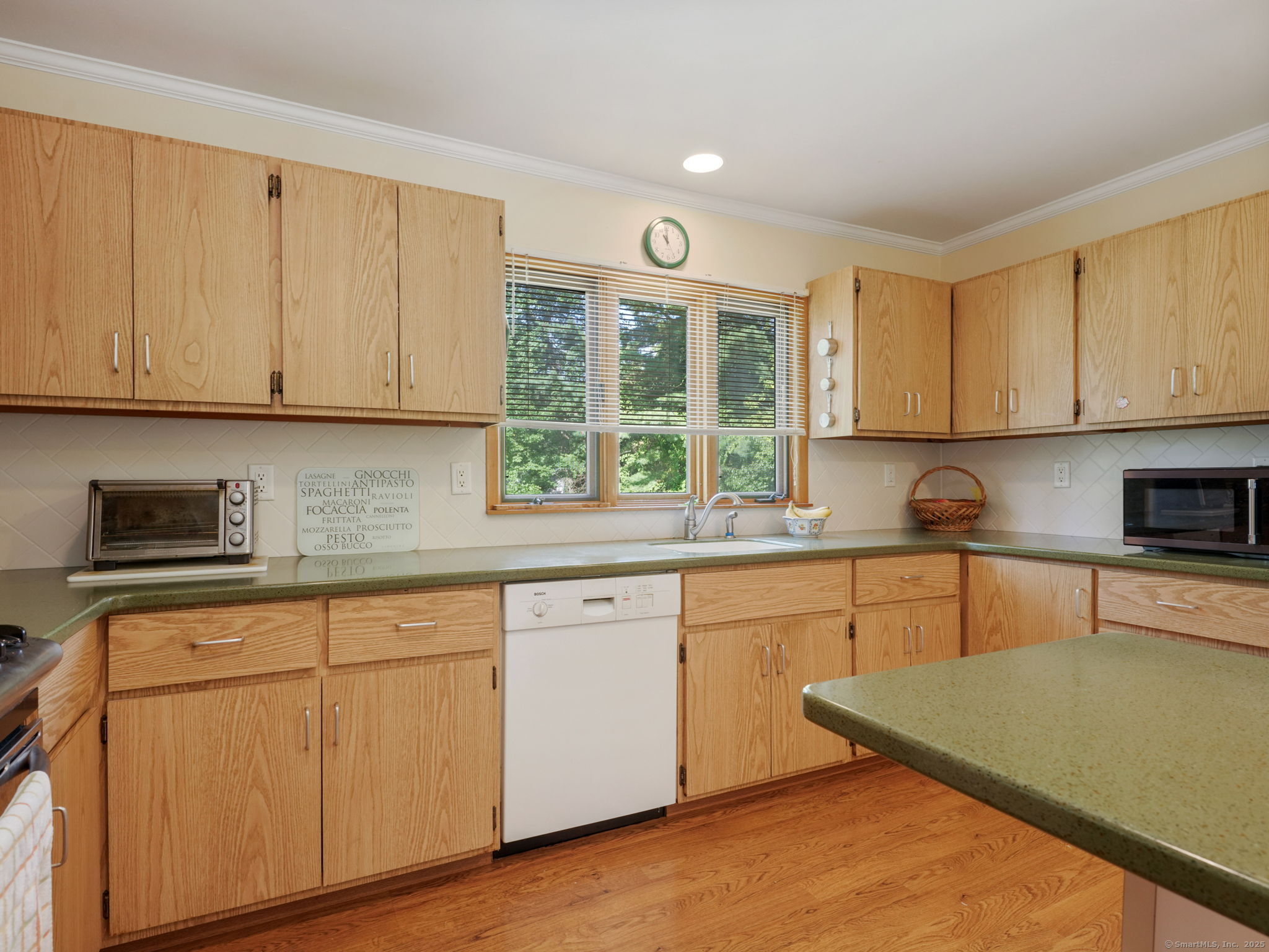 Norwalk, Connecticut 06853, United States, 3 Bedrooms Bedrooms, ,2 BathroomsBathrooms,Residential,Active,221458