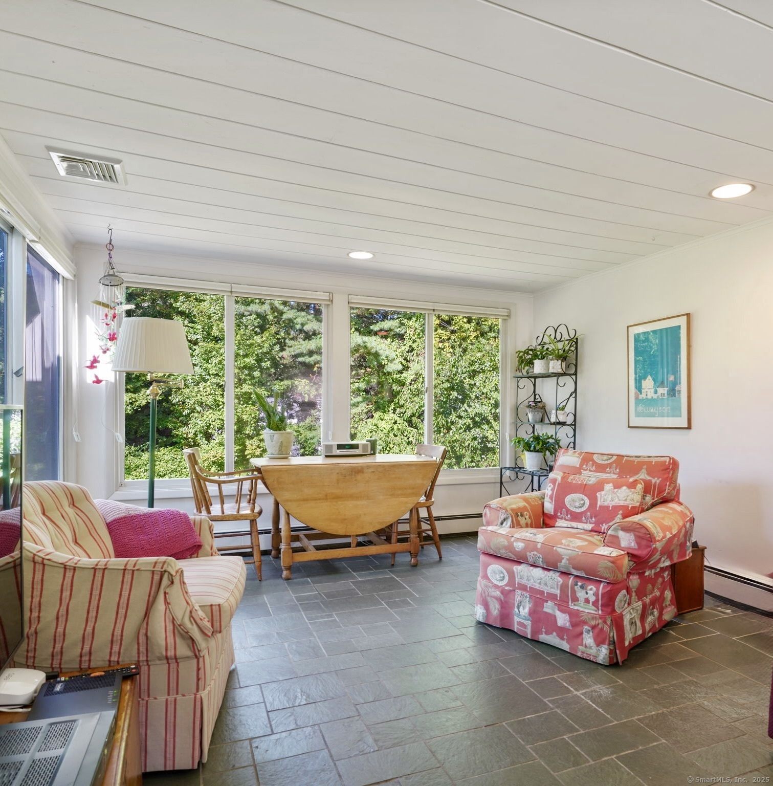 Norwalk, Connecticut 06853, United States, 3 Bedrooms Bedrooms, ,2 BathroomsBathrooms,Residential,Active,221458