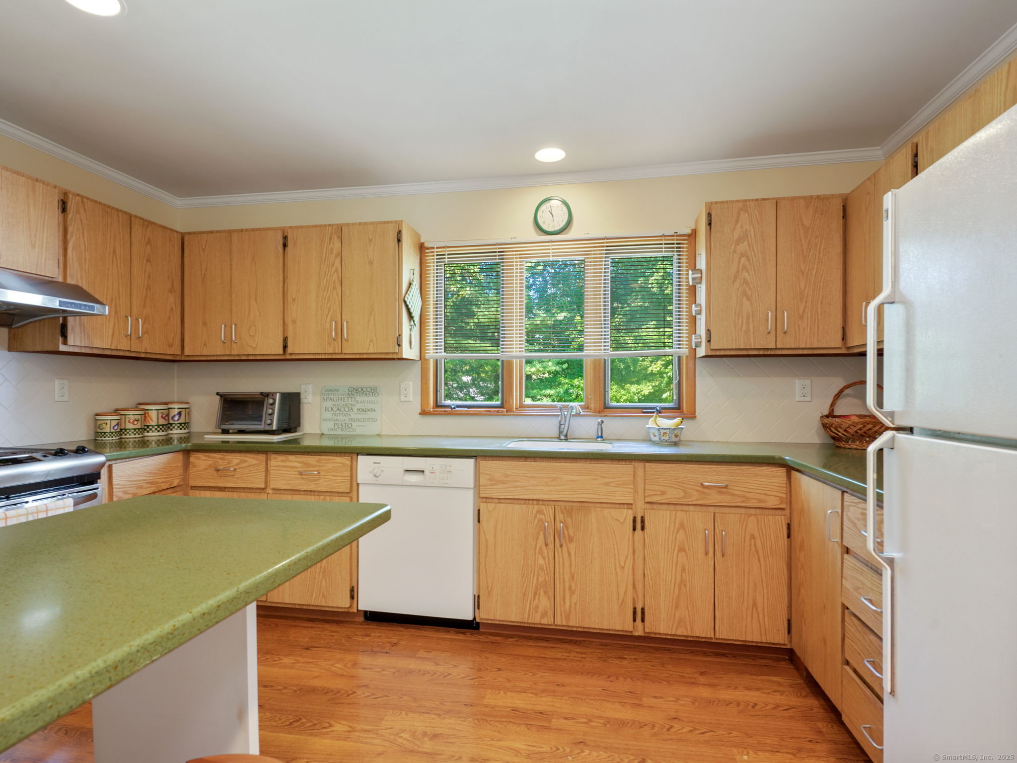 Norwalk, Connecticut 06853, United States, 3 Bedrooms Bedrooms, ,2 BathroomsBathrooms,Residential,Active,221458