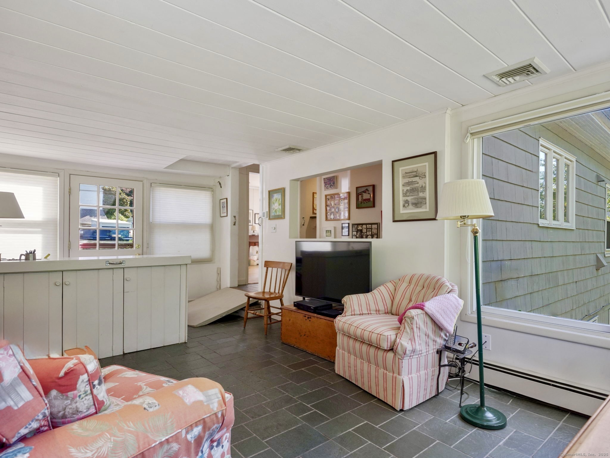 Norwalk, Connecticut 06853, United States, 3 Bedrooms Bedrooms, ,2 BathroomsBathrooms,Residential,Active,221458