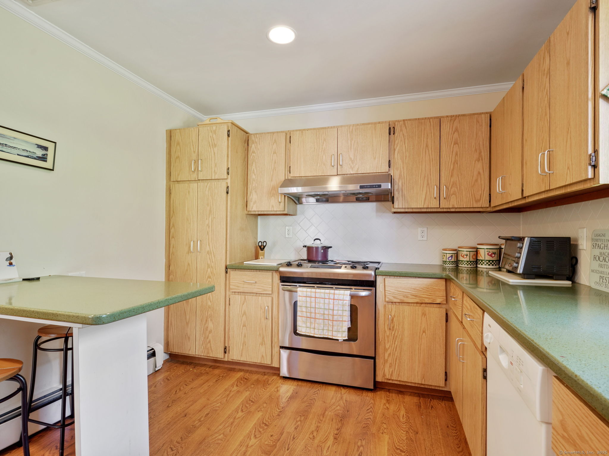 Norwalk, Connecticut 06853, United States, 3 Bedrooms Bedrooms, ,2 BathroomsBathrooms,Residential,Active,221458