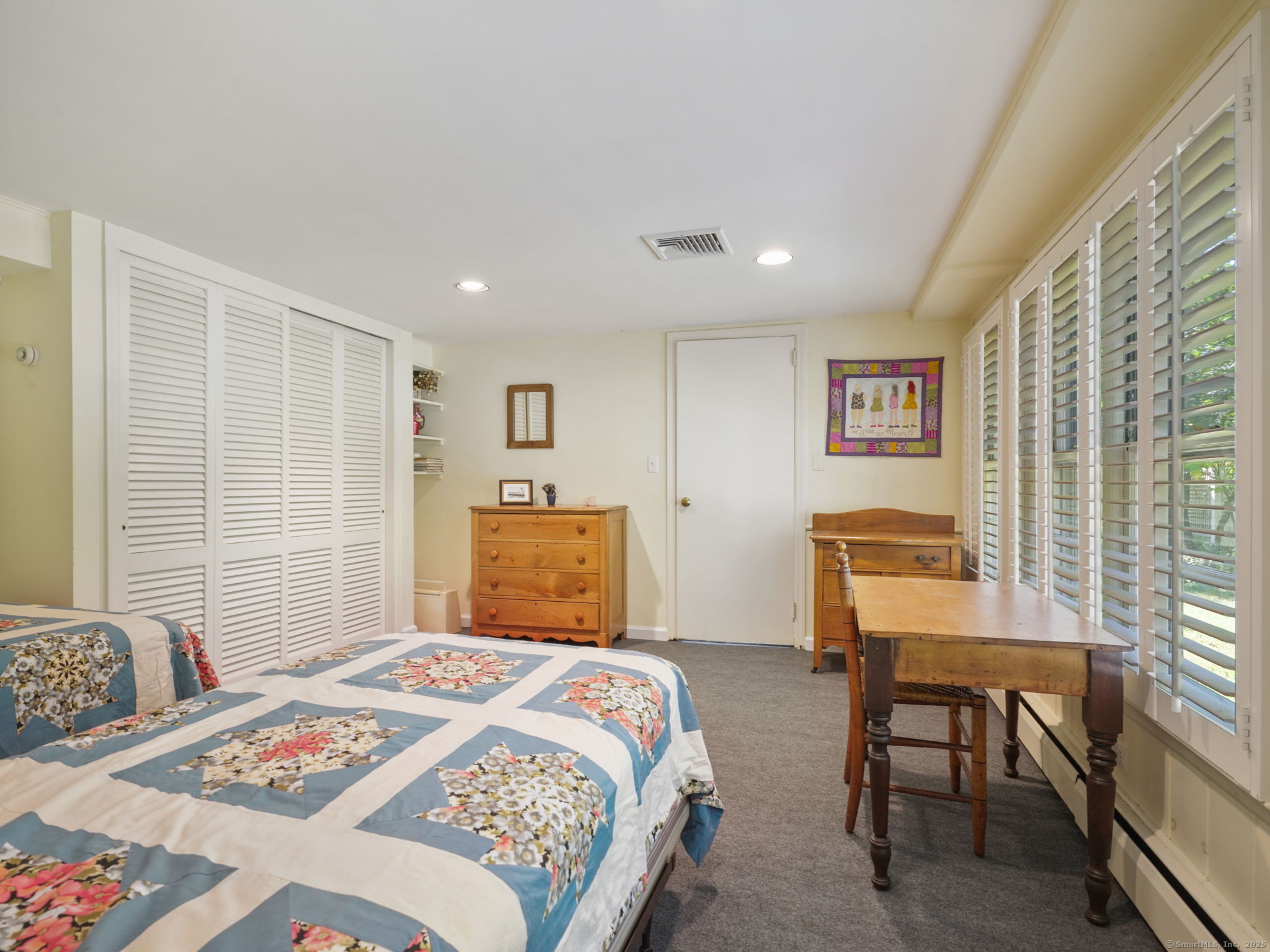 Norwalk, Connecticut 06853, United States, 3 Bedrooms Bedrooms, ,2 BathroomsBathrooms,Residential,Active,221458