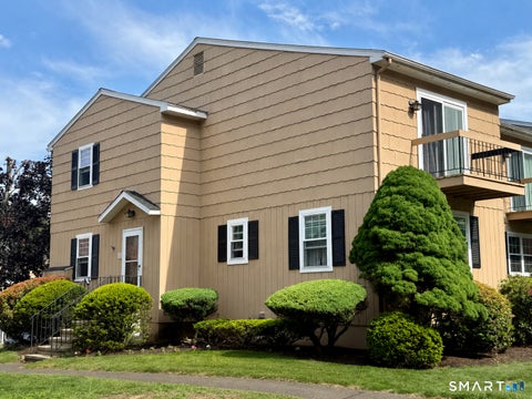 Condo For Sale - 11 Deer Run #11<br/> Bethel, CT 06801
