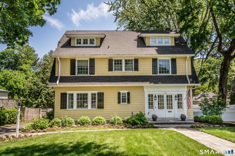 Homes For Sale - 22 Ridgewood Road<br/> Hartford County, West Hartford, CT 06107