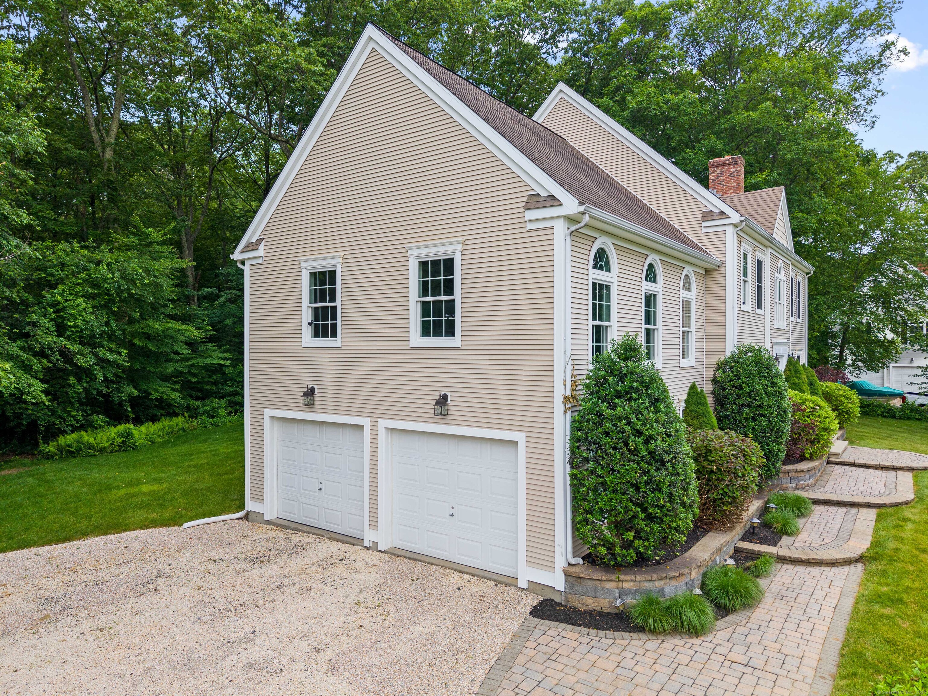 11 Acorn Drive