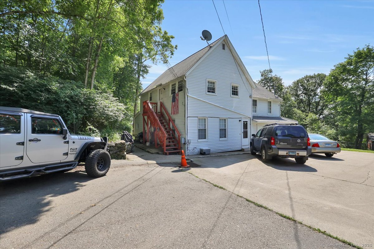 Norwich, Connecticut 06360, United States, 5 Bedrooms Bedrooms, ,4 BathroomsBathrooms,Residential,Active,161296