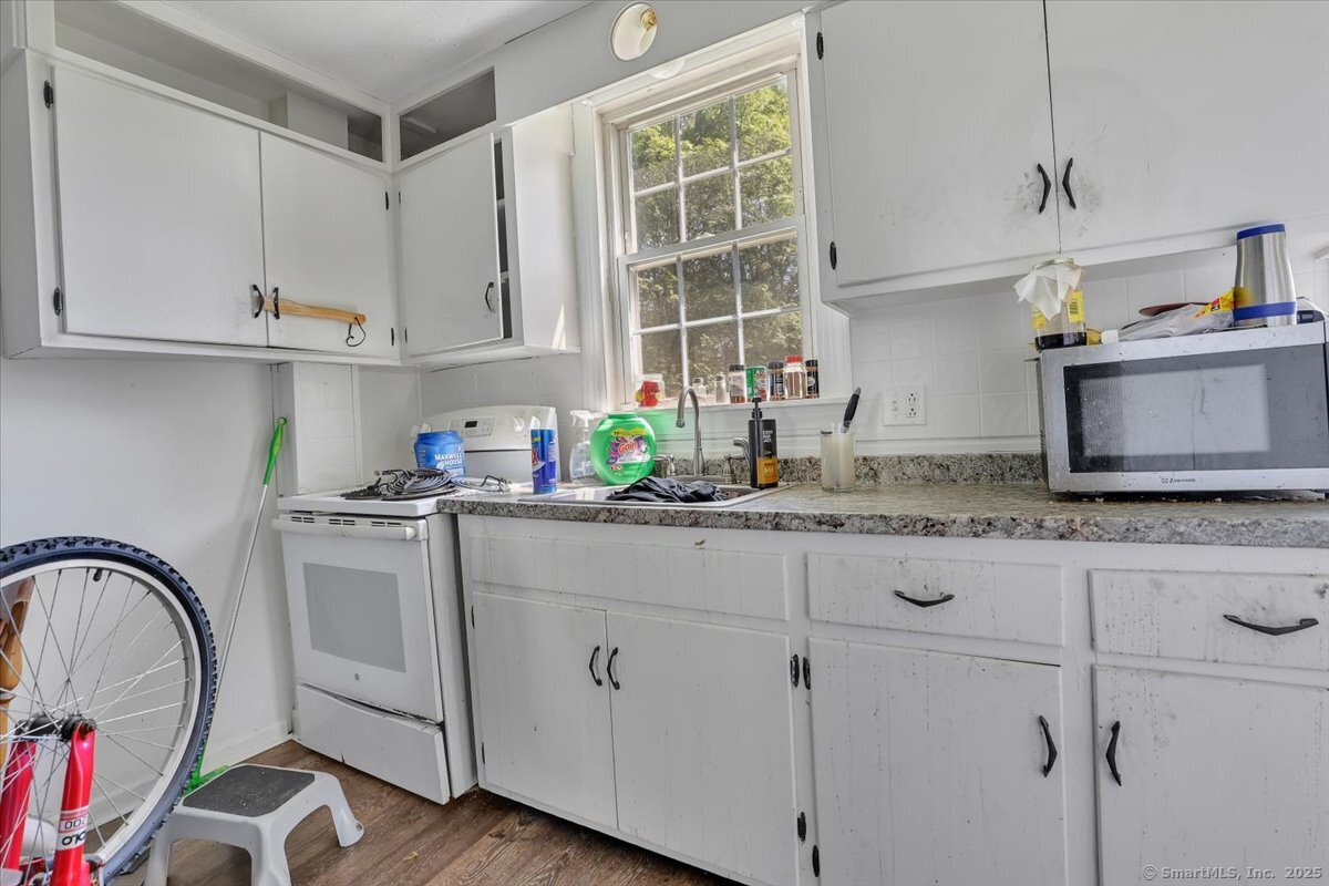 Norwich, Connecticut 06360, United States, 5 Bedrooms Bedrooms, ,4 BathroomsBathrooms,Residential,Active,161296